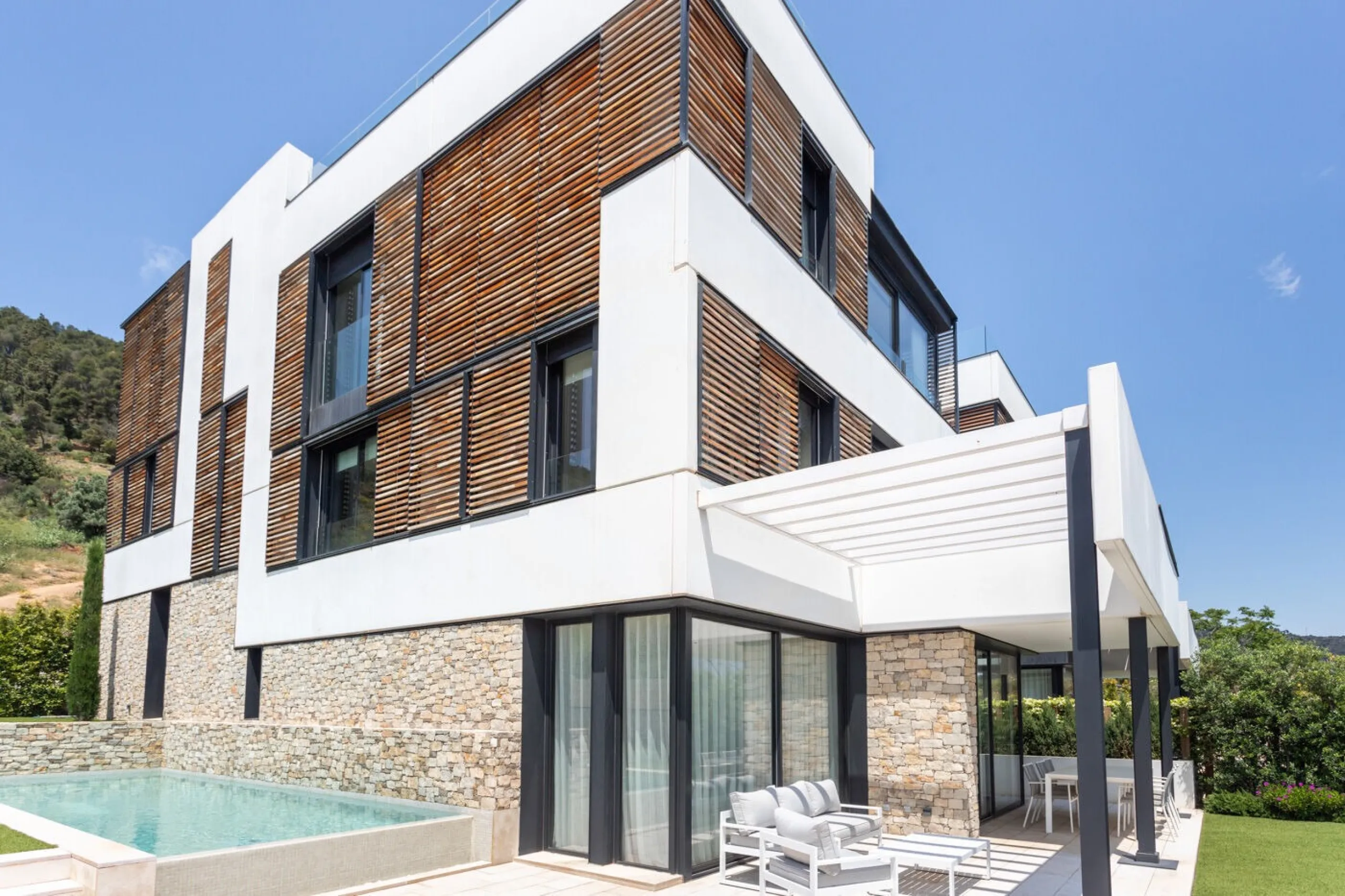 New Designer Home with Pool, Terrace, and Stunning Views in Can Caralleu, Barcelona