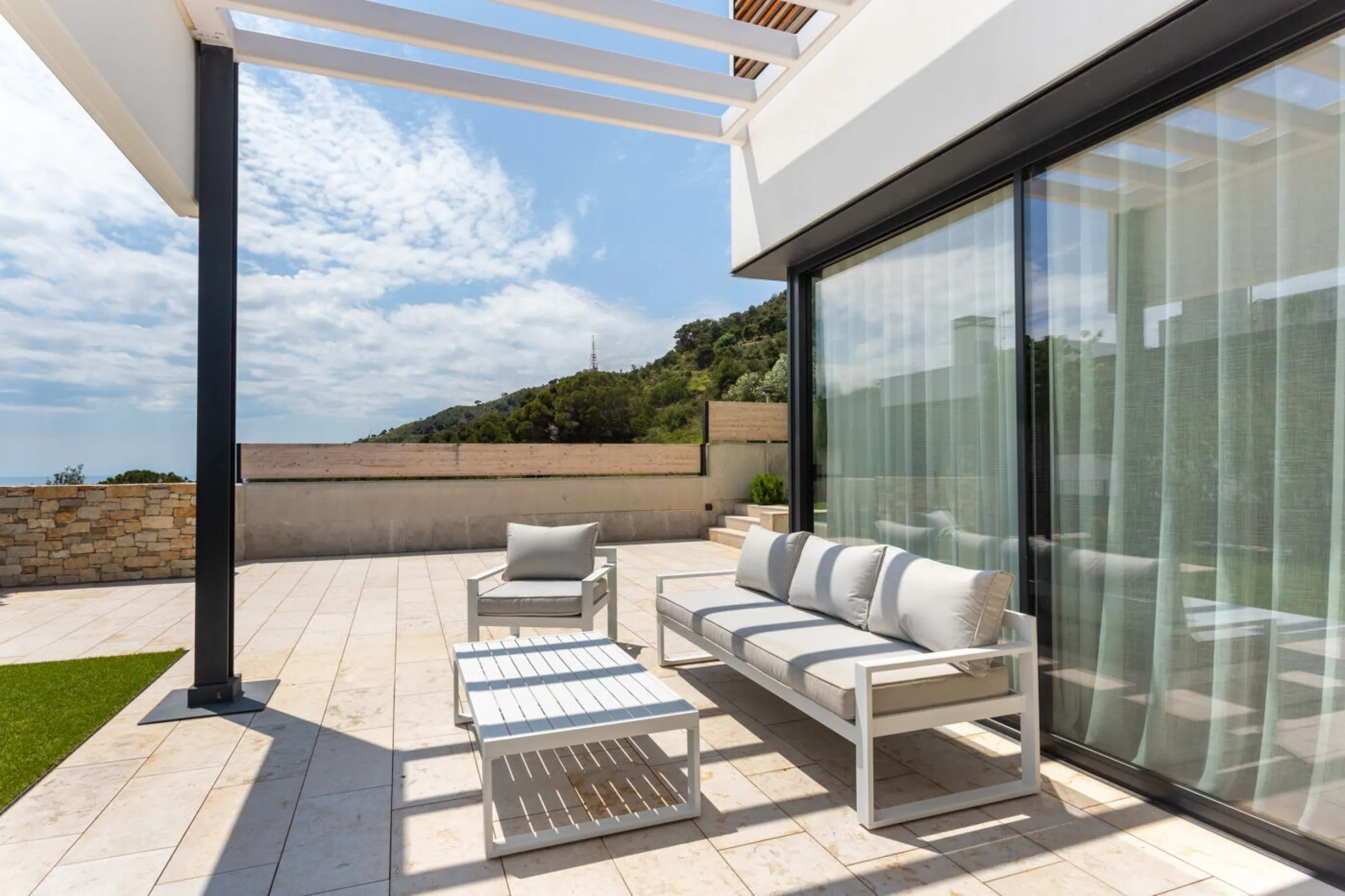 New Designer Home with Pool, Terrace, and Stunning Views in Can Caralleu, Barcelona
