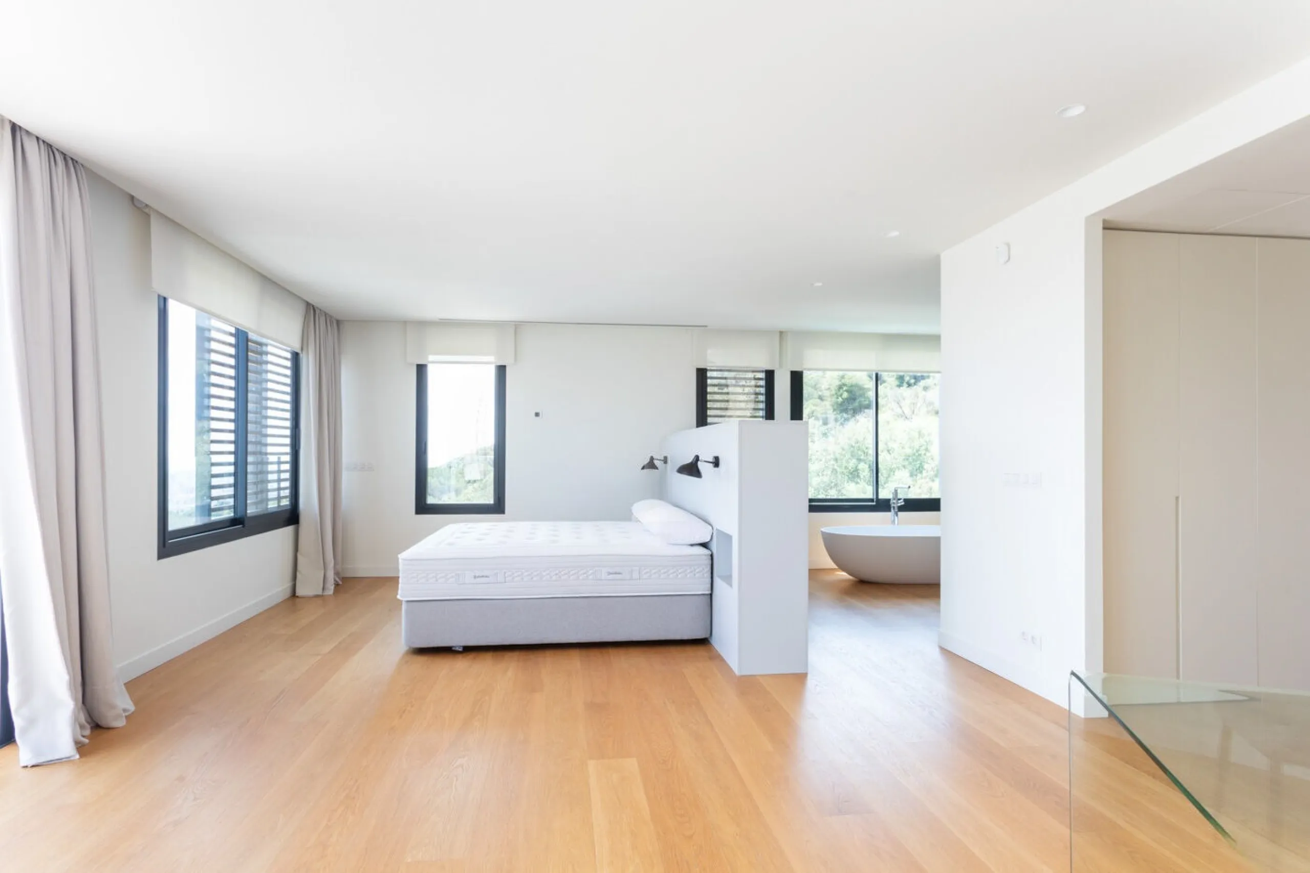 New Designer Home with Pool, Terrace, and Stunning Views in Can Caralleu, Barcelona