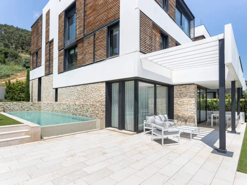 New Designer Home with Pool, Terrace, and Stunning Views in Can Caralleu, Barcelona