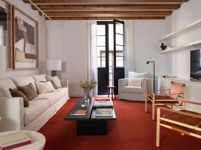 Luxury Apartment for Rent with Patio and Three Bedrooms in the Gothic Quarter, Barcelona