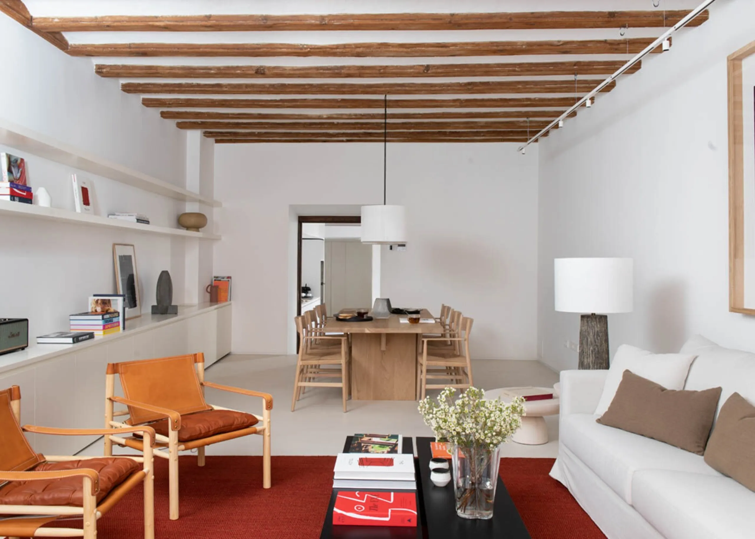 Luxury Apartment for Rent with Patio and Three Bedrooms in the Gothic Quarter, Barcelona