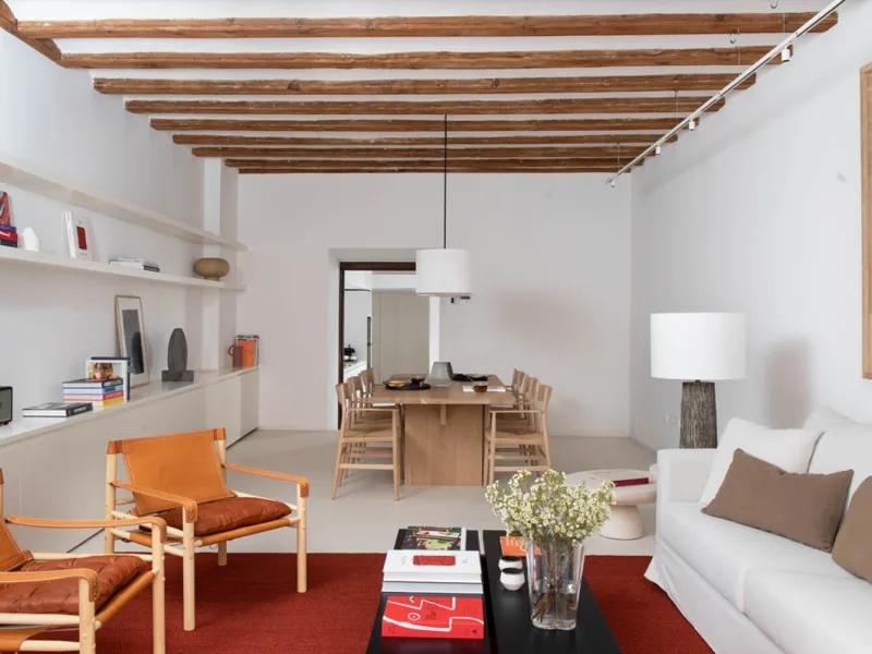 Luxury Apartment for Rent with Patio and Three Bedrooms in the Gothic Quarter, Barcelona