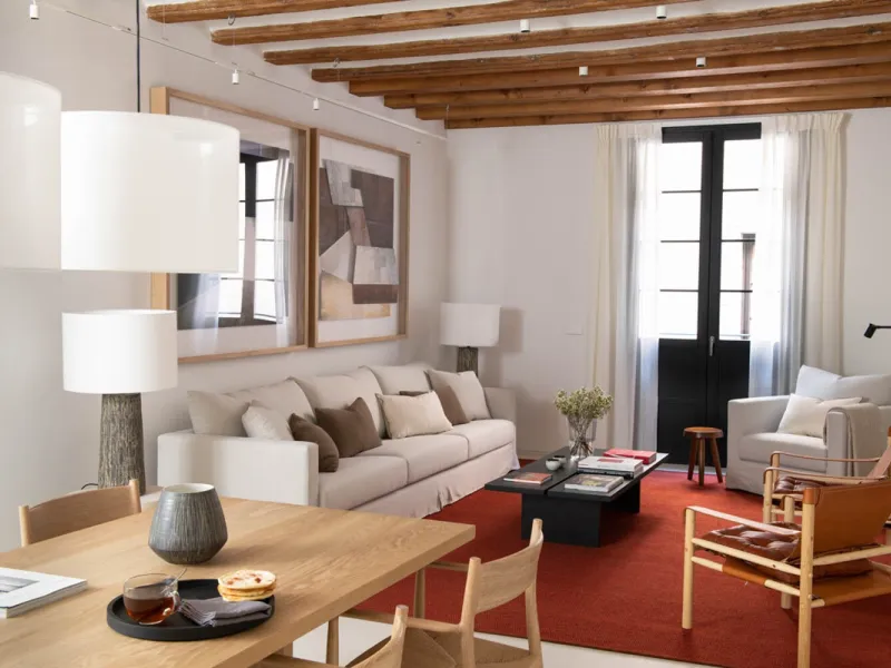 Luxury Apartment for Rent with Patio and Three Bedrooms in the Gothic Quarter, Barcelona