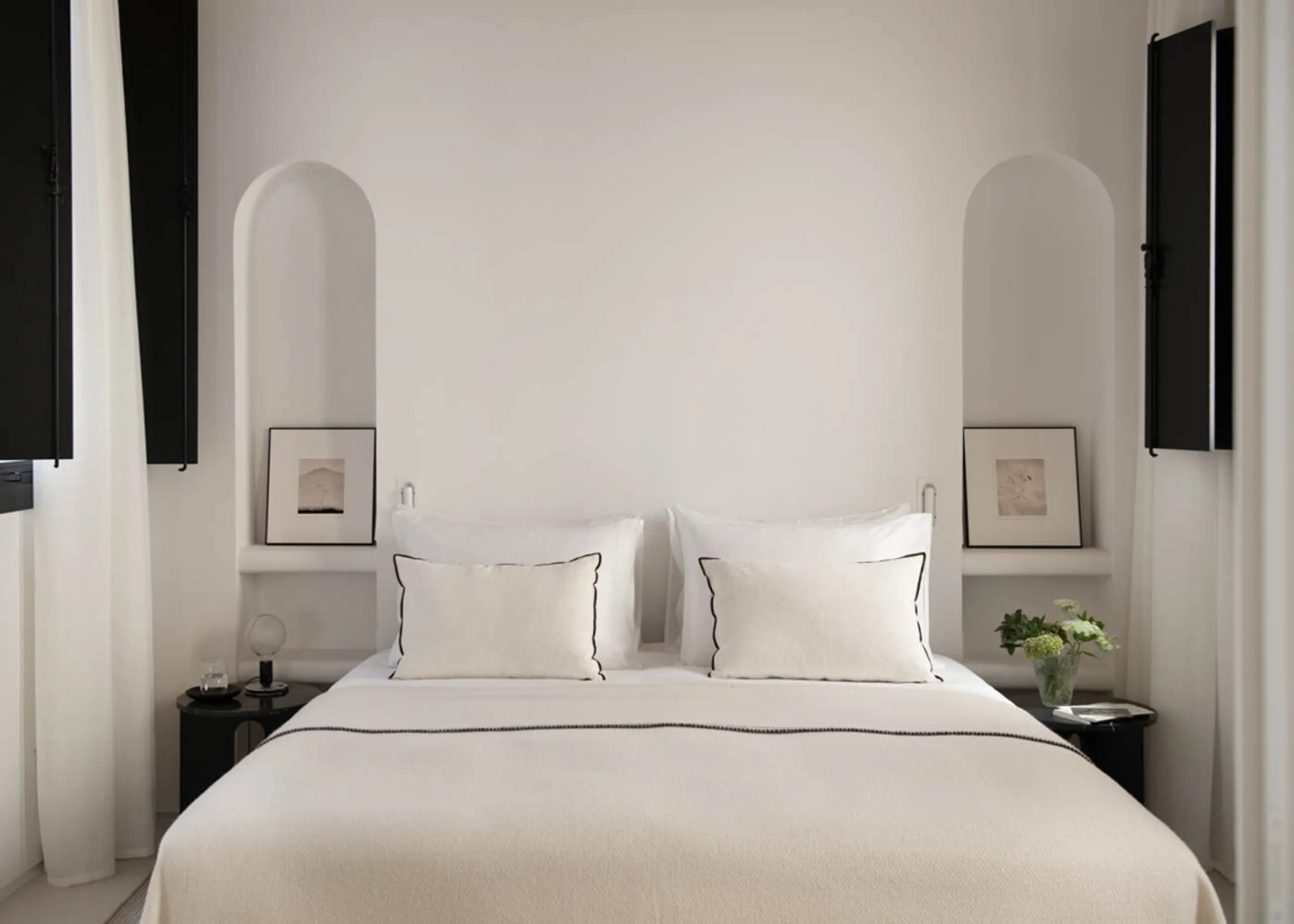Luxury Apartment for Rent with Patio and Three Bedrooms in the Gothic Quarter, Barcelona