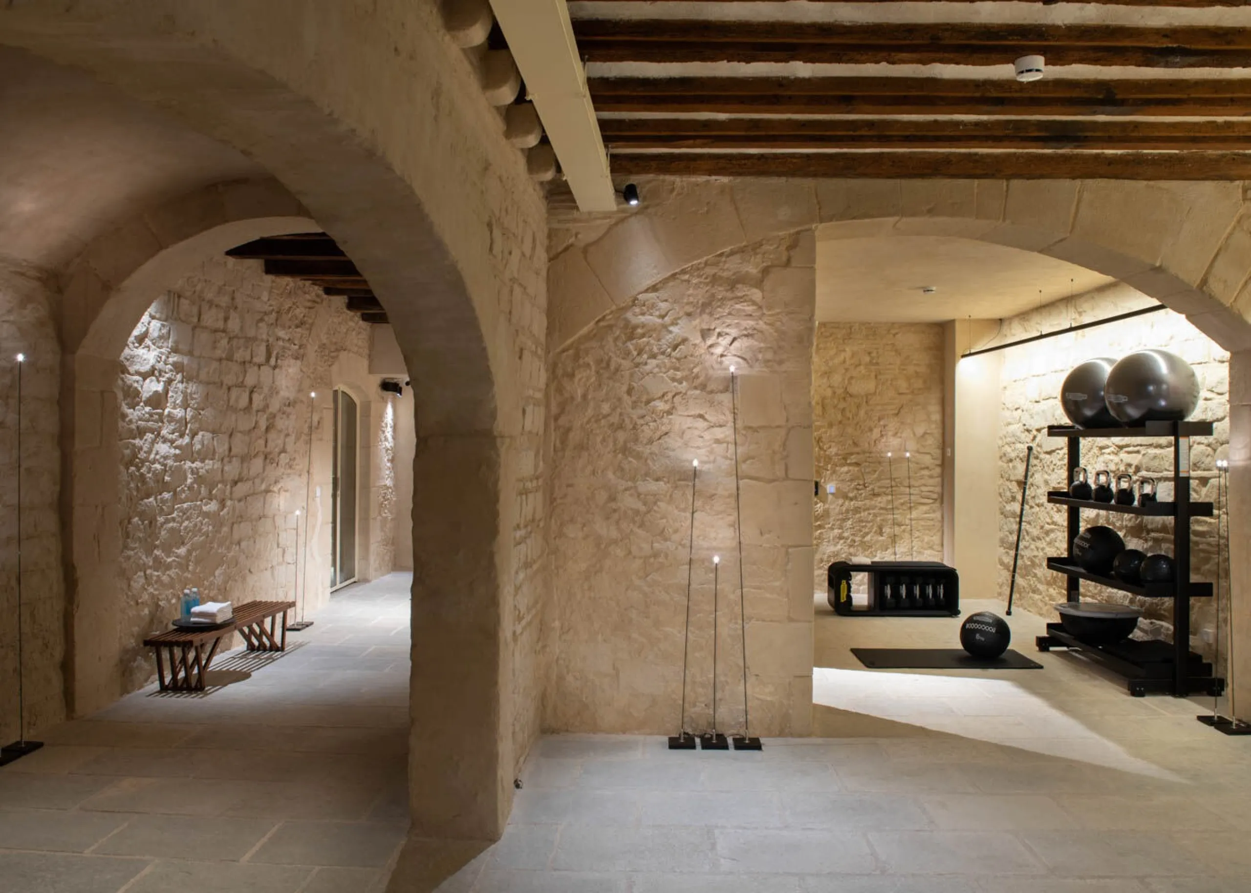 Luxury Apartment for Rent with Patio and Three Bedrooms in the Gothic Quarter, Barcelona