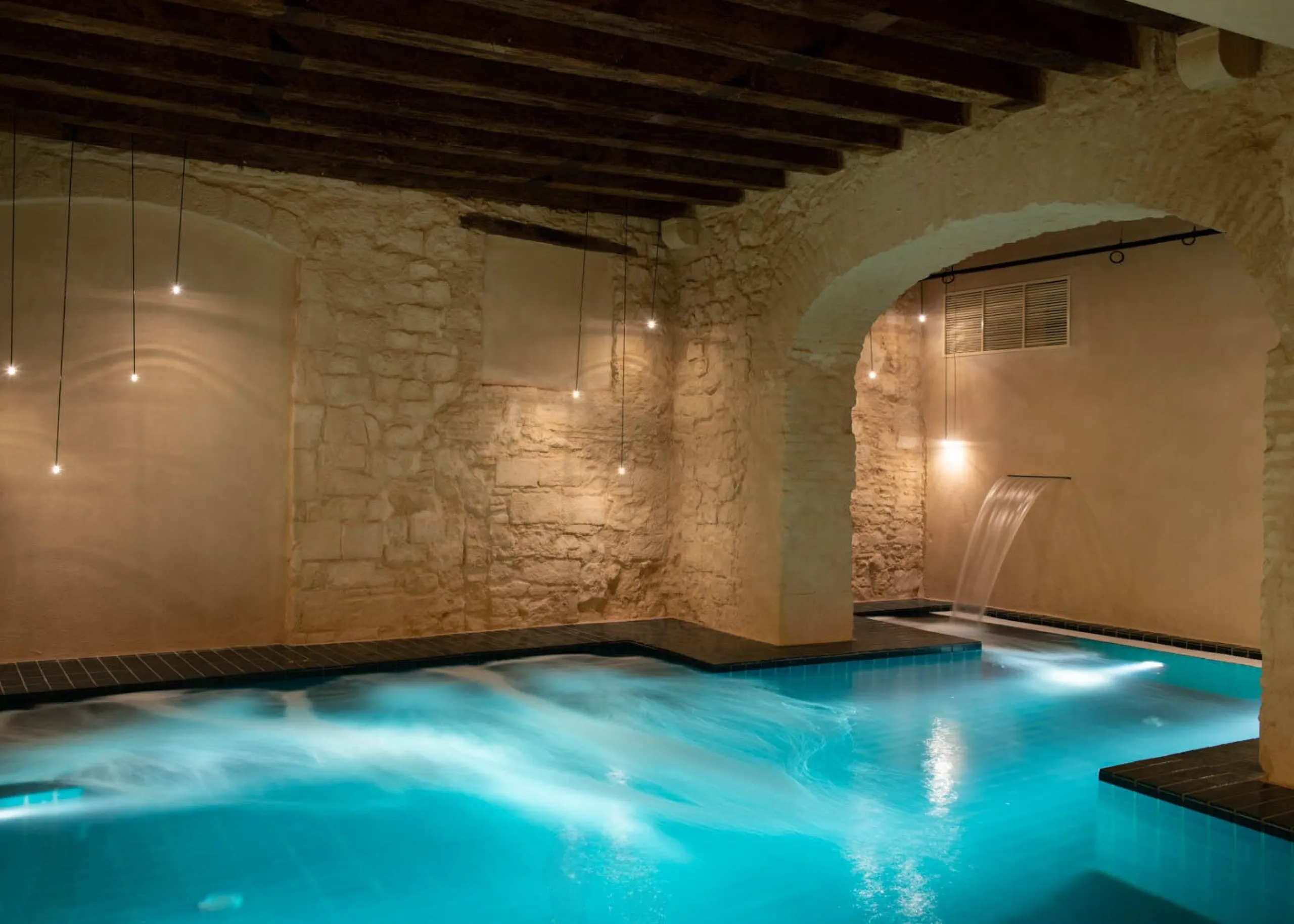 Luxury Apartment for Rent with Patio and Three Bedrooms in the Gothic Quarter, Barcelona