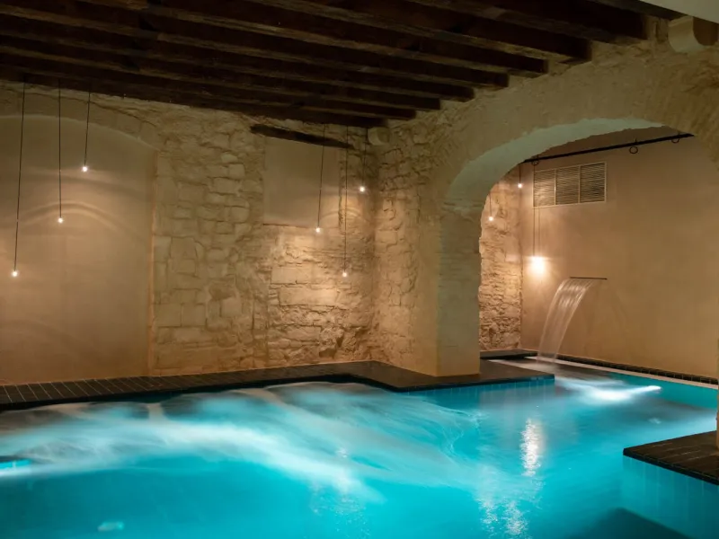 Luxury Apartment for Rent with Patio and Three Bedrooms in the Gothic Quarter, Barcelona