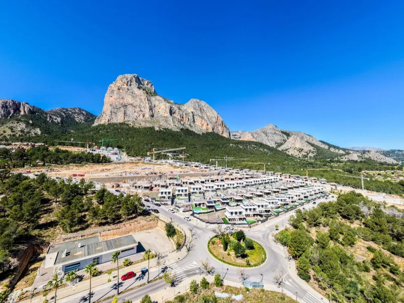 Modern Villas with Sea Views in an Exclusive, Quiet Development in Polop, Alicante