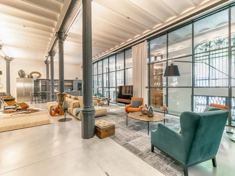 Luxury Designer Loft for Rent in the Historic Casa Burés, Eixample District