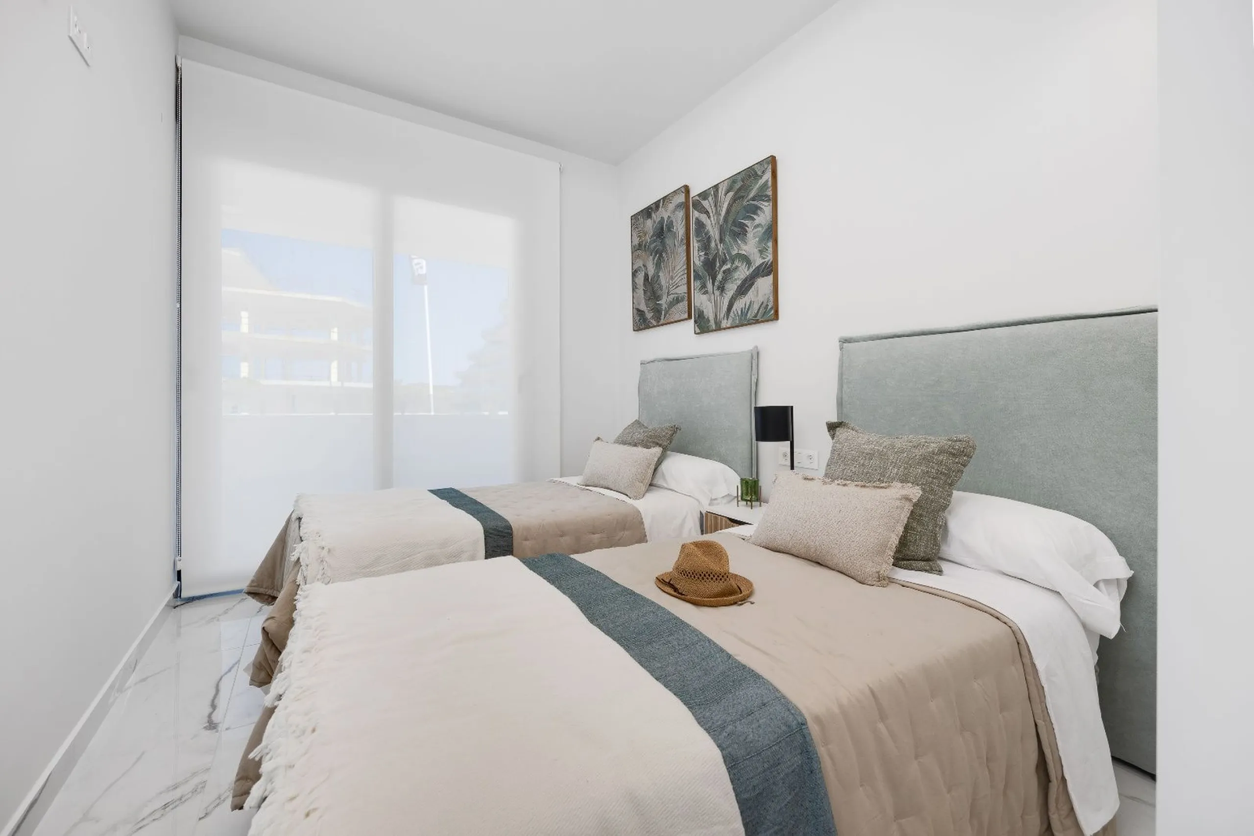 Modern Newly Built Apartments Finished Down to the Last Detail in San Miguel de Salinas, Alicante