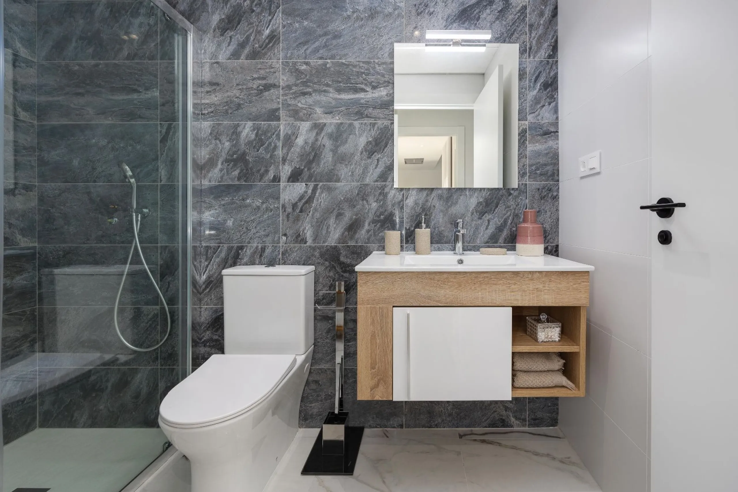 Modern Newly Built Apartments Finished Down to the Last Detail in San Miguel de Salinas, Alicante