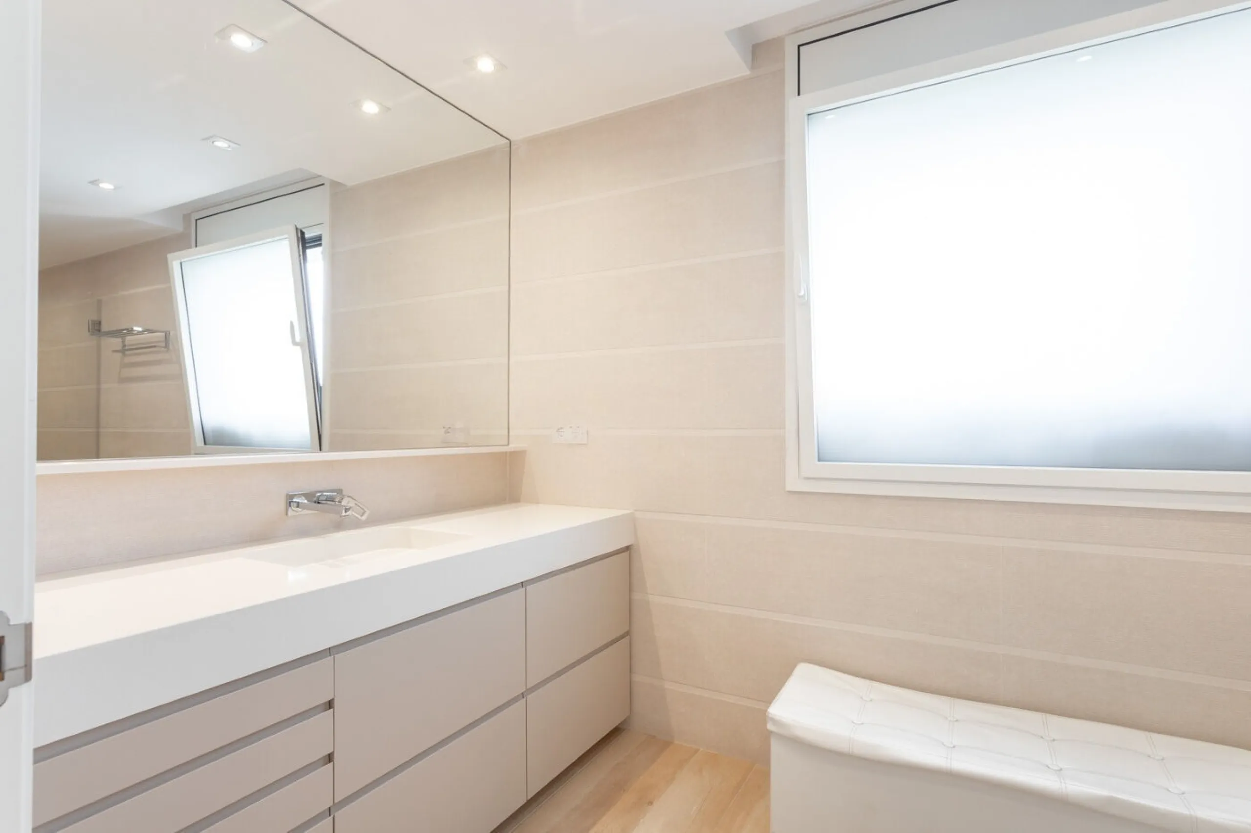 Luxury House with a Garden and Panoramic Views for Rent in the Prestigious Pedralbes district, Barcelona