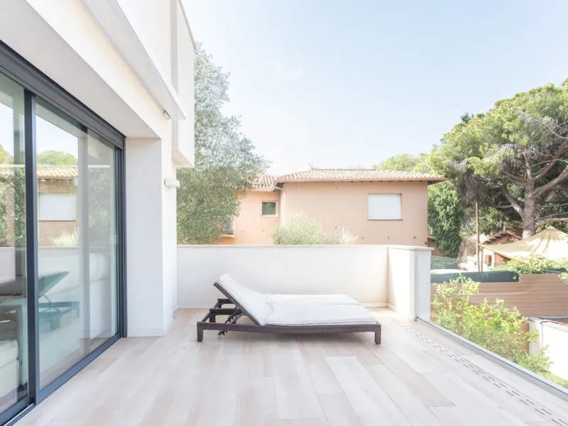 Luxury House with a Garden and Panoramic Views for Rent in the Prestigious Pedralbes district, Barcelona