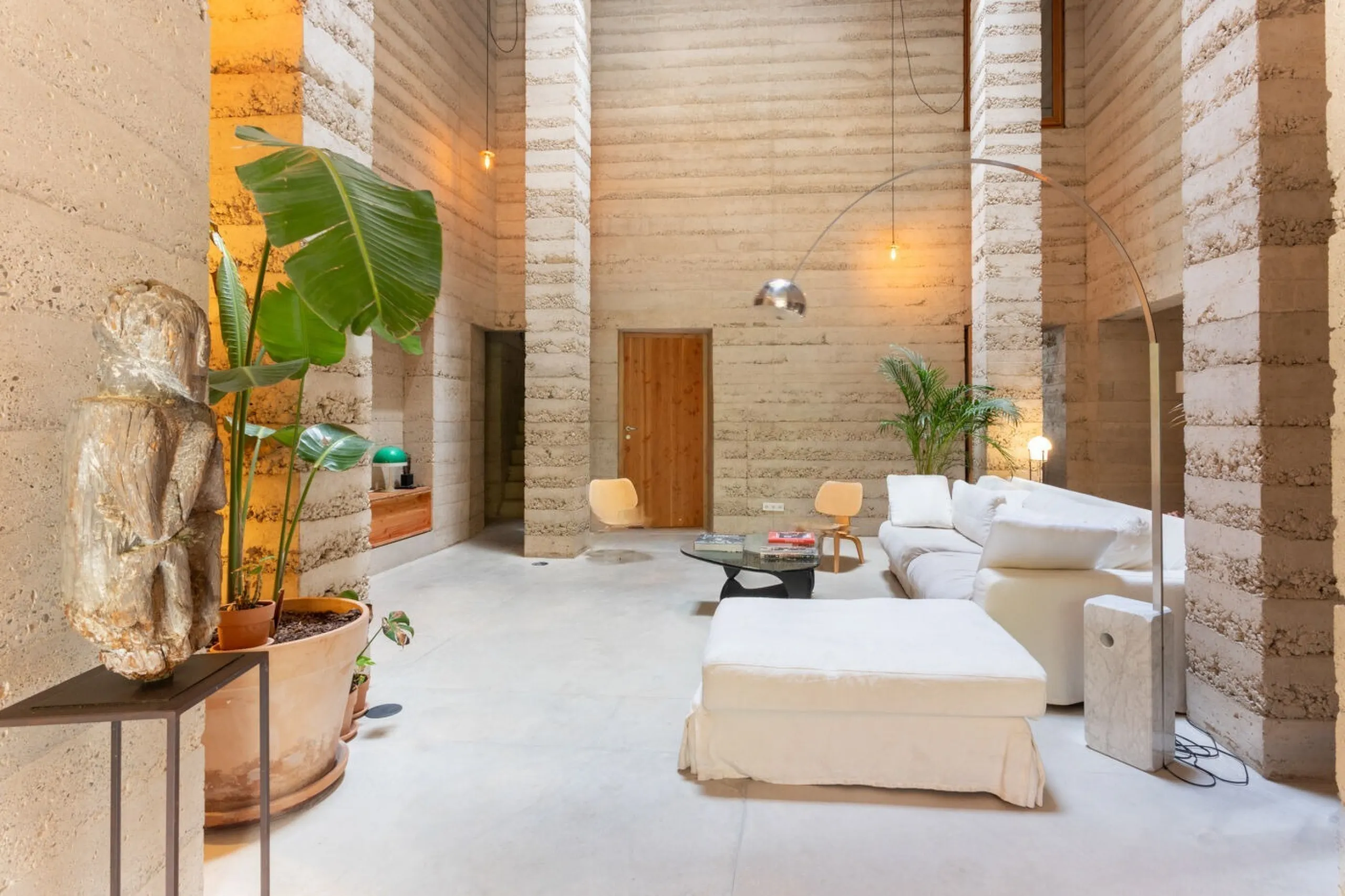 Designer Home for Rent in the Heart of the Prestigious Sarria District, Barcelona