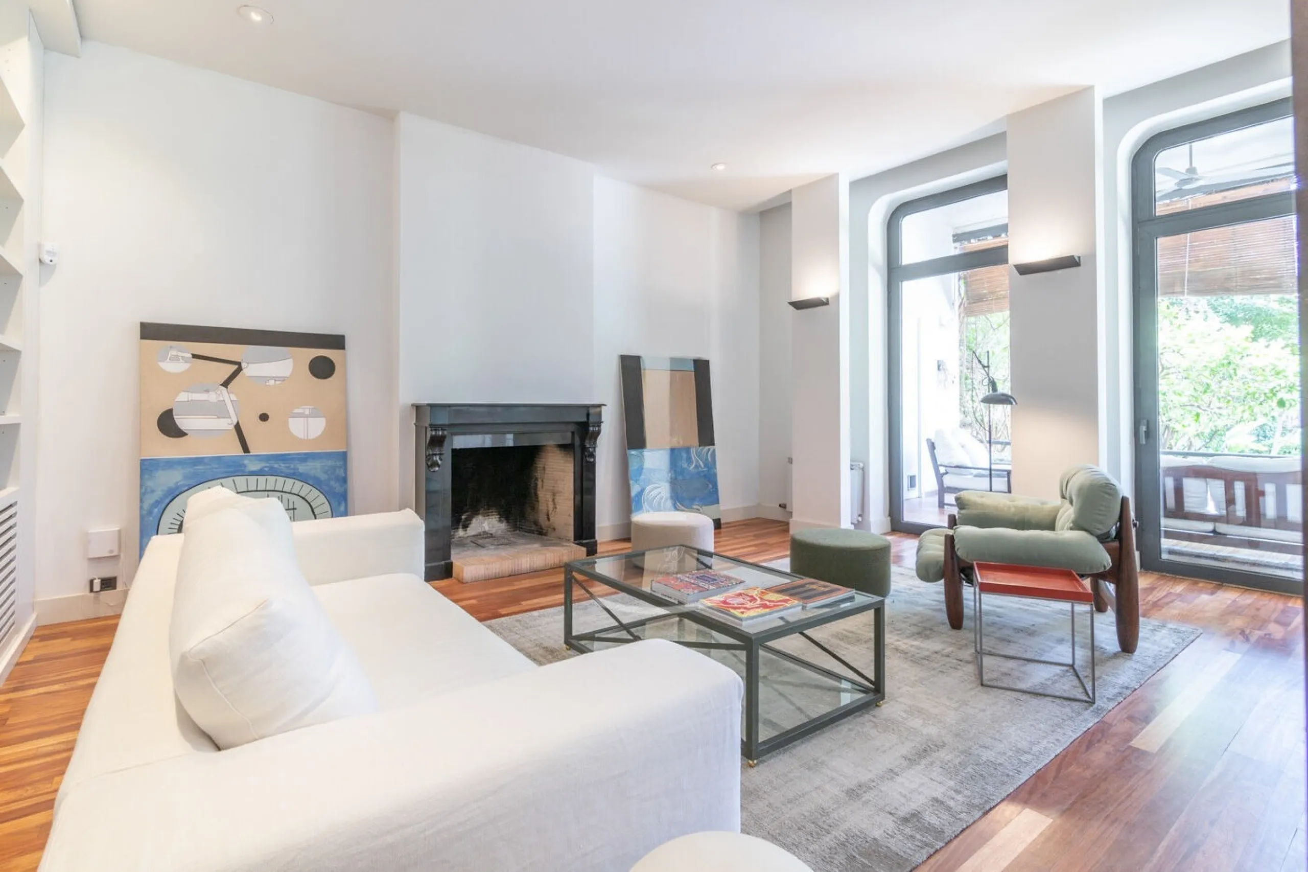 Charming House with Garden and Pool for Mid-Term Rent in Sarria Center, Barcelona