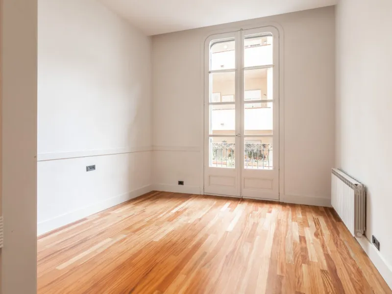 Charming House with Garden and Pool for Mid-Term Rent in Sarria Center, Barcelona