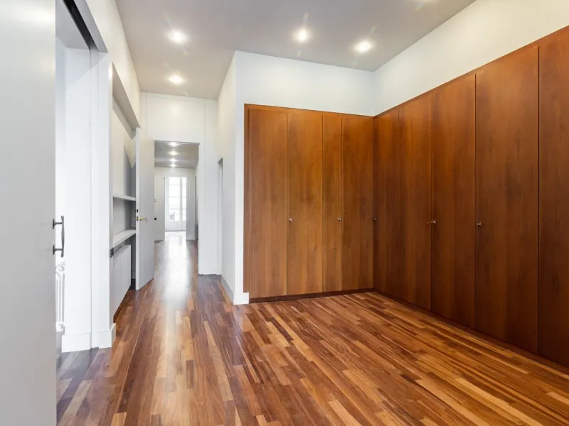 Charming House with Garden and Pool for Mid-Term Rent in Sarria Center, Barcelona