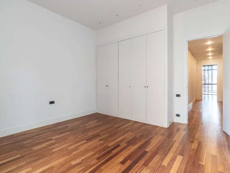 Charming House with Garden and Pool for Mid-Term Rent in Sarria Center, Barcelona