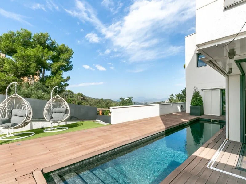  Modern Villa with Pool and Panoramic Views for Rent in Valvidrera, Barcelona