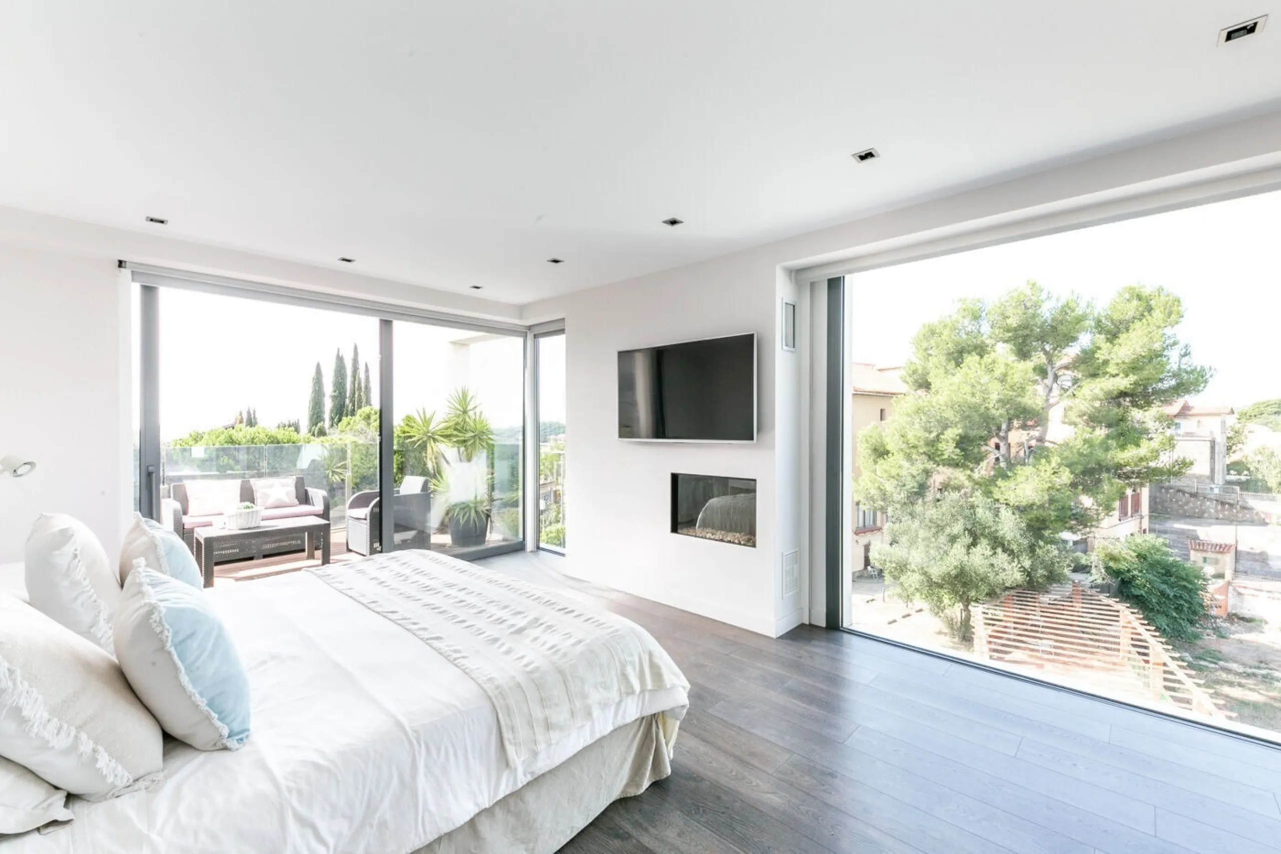  Modern Villa with Pool and Panoramic Views for Rent in Valvidrera, Barcelona