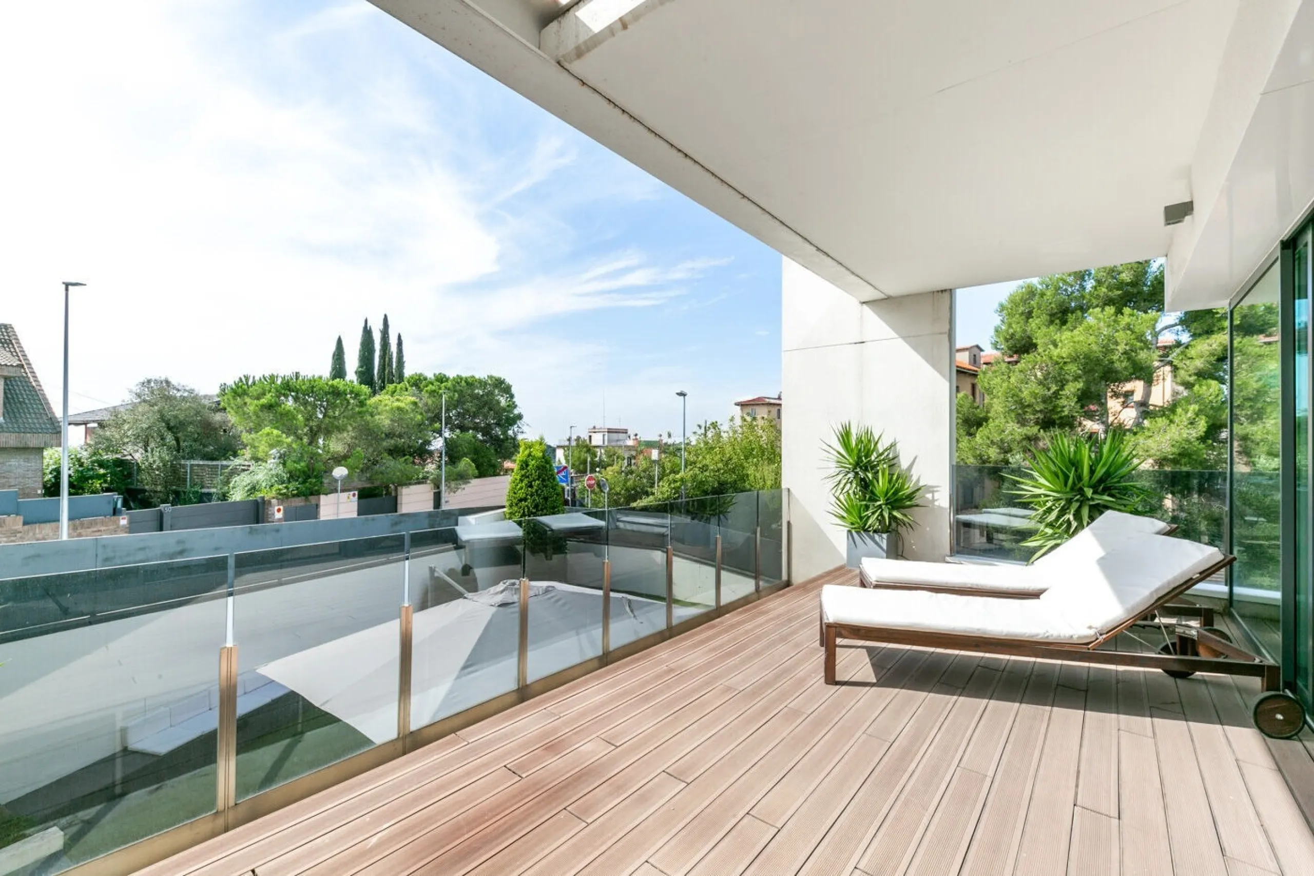  Modern Villa with Pool and Panoramic Views for Rent in Valvidrera, Barcelona