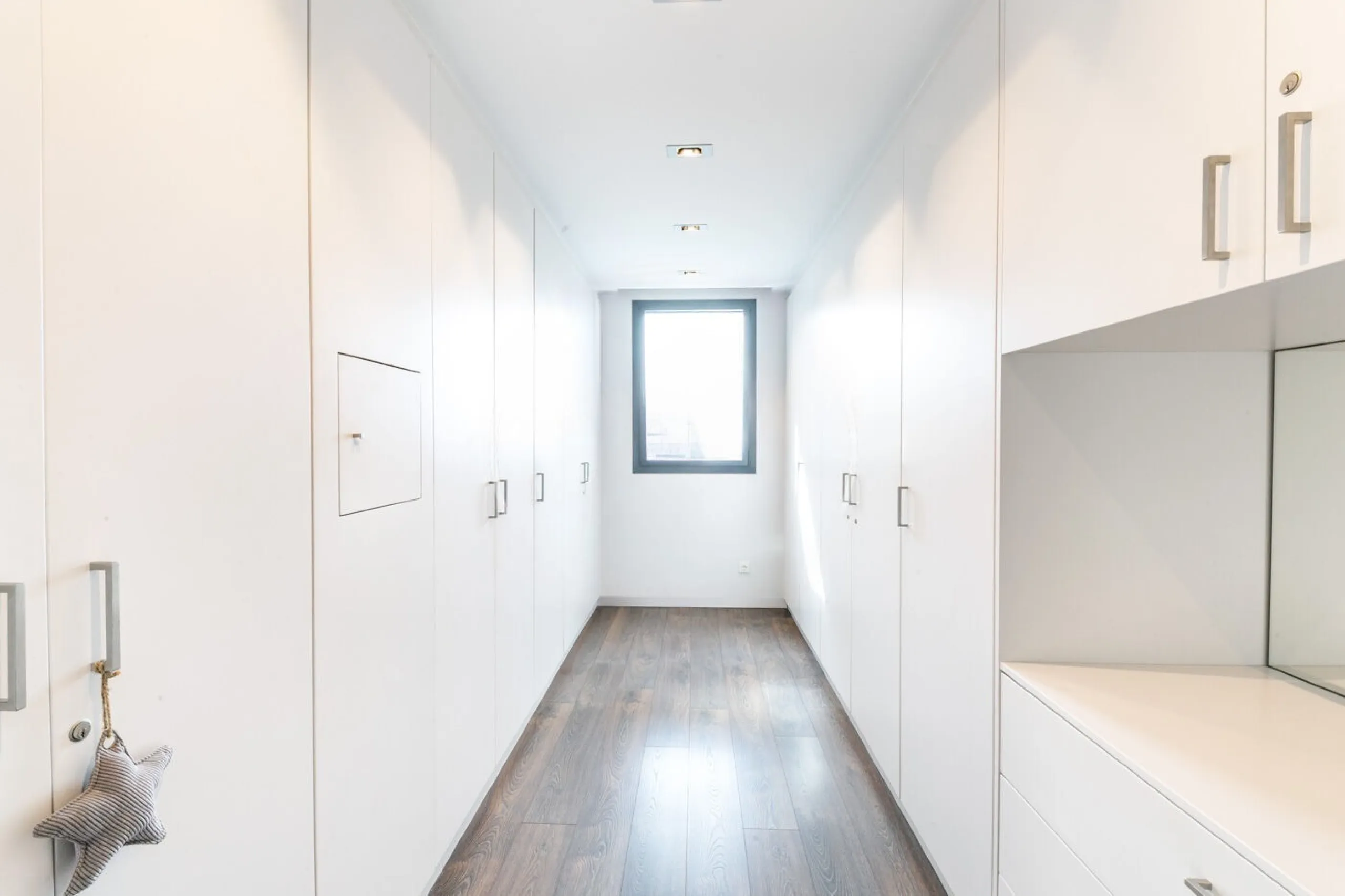  Modern Villa with Pool and Panoramic Views for Rent in Valvidrera, Barcelona