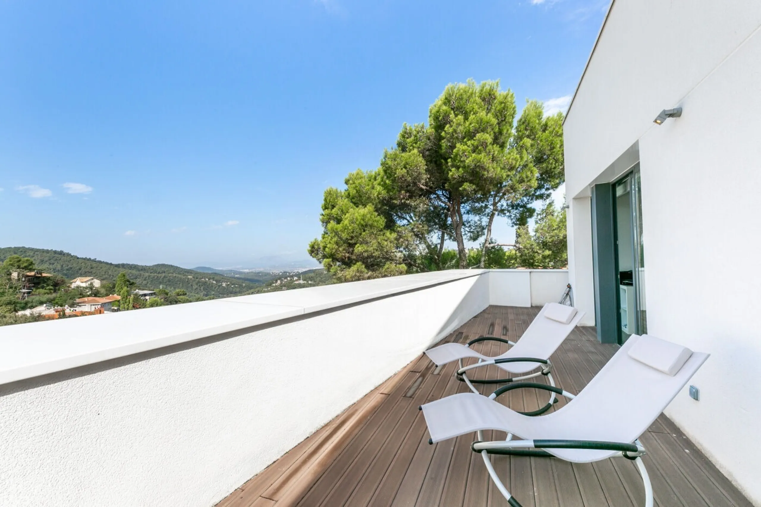  Modern Villa with Pool and Panoramic Views for Rent in Valvidrera, Barcelona