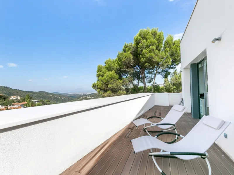  Modern Villa with Pool and Panoramic Views for Rent in Valvidrera, Barcelona