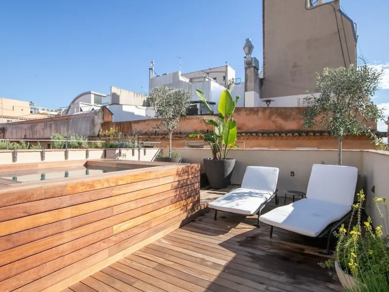 FFurnished Duplex Penthouse for Rent in El Gotic, Barcelona