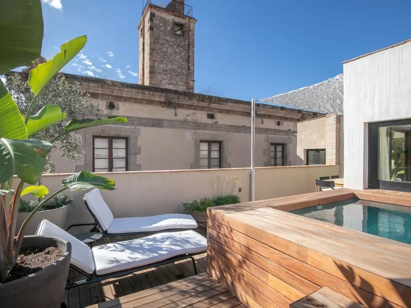 FFurnished Duplex Penthouse for Rent in El Gotic, Barcelona
