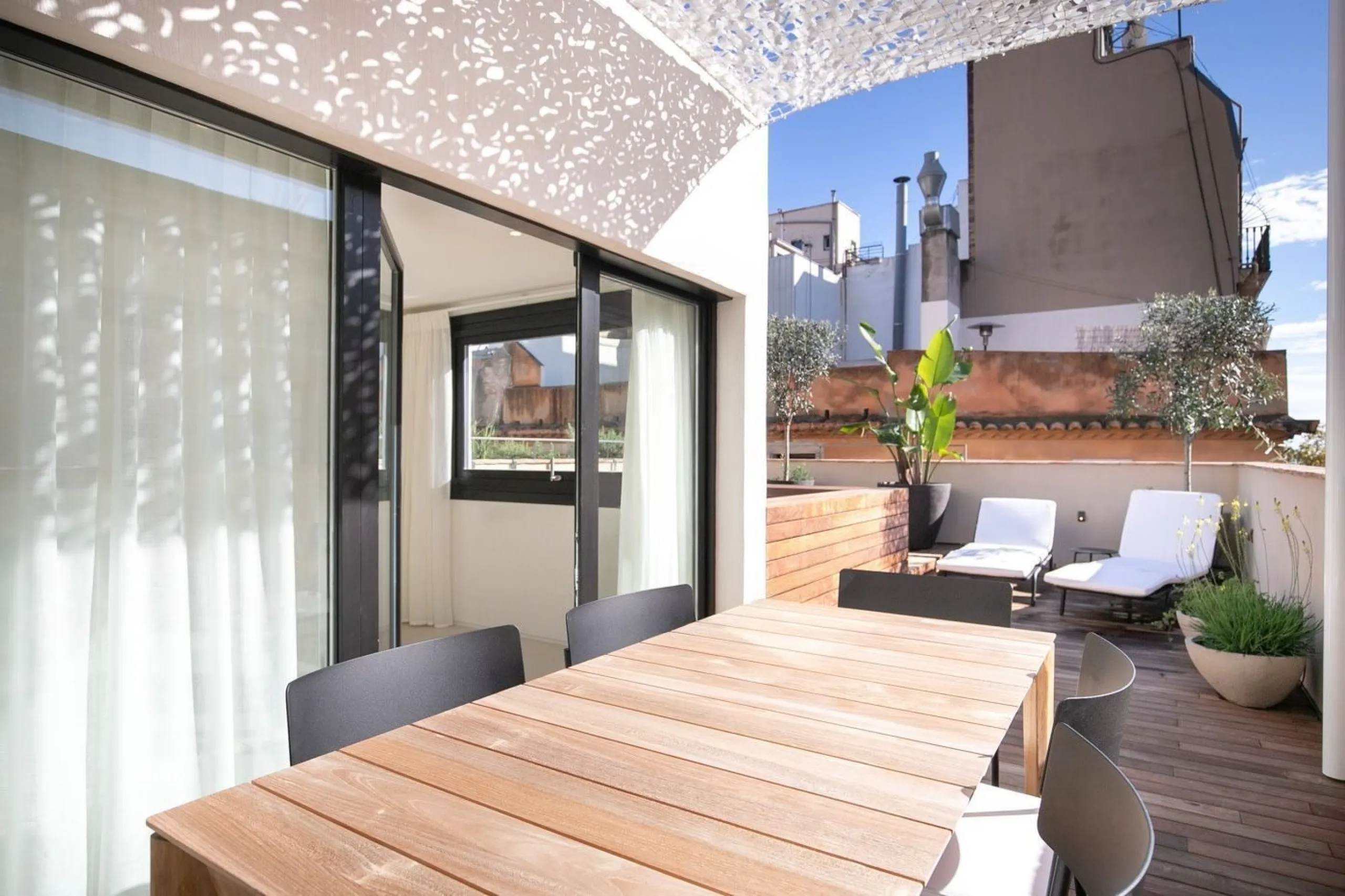 FFurnished Duplex Penthouse for Rent in El Gotic, Barcelona