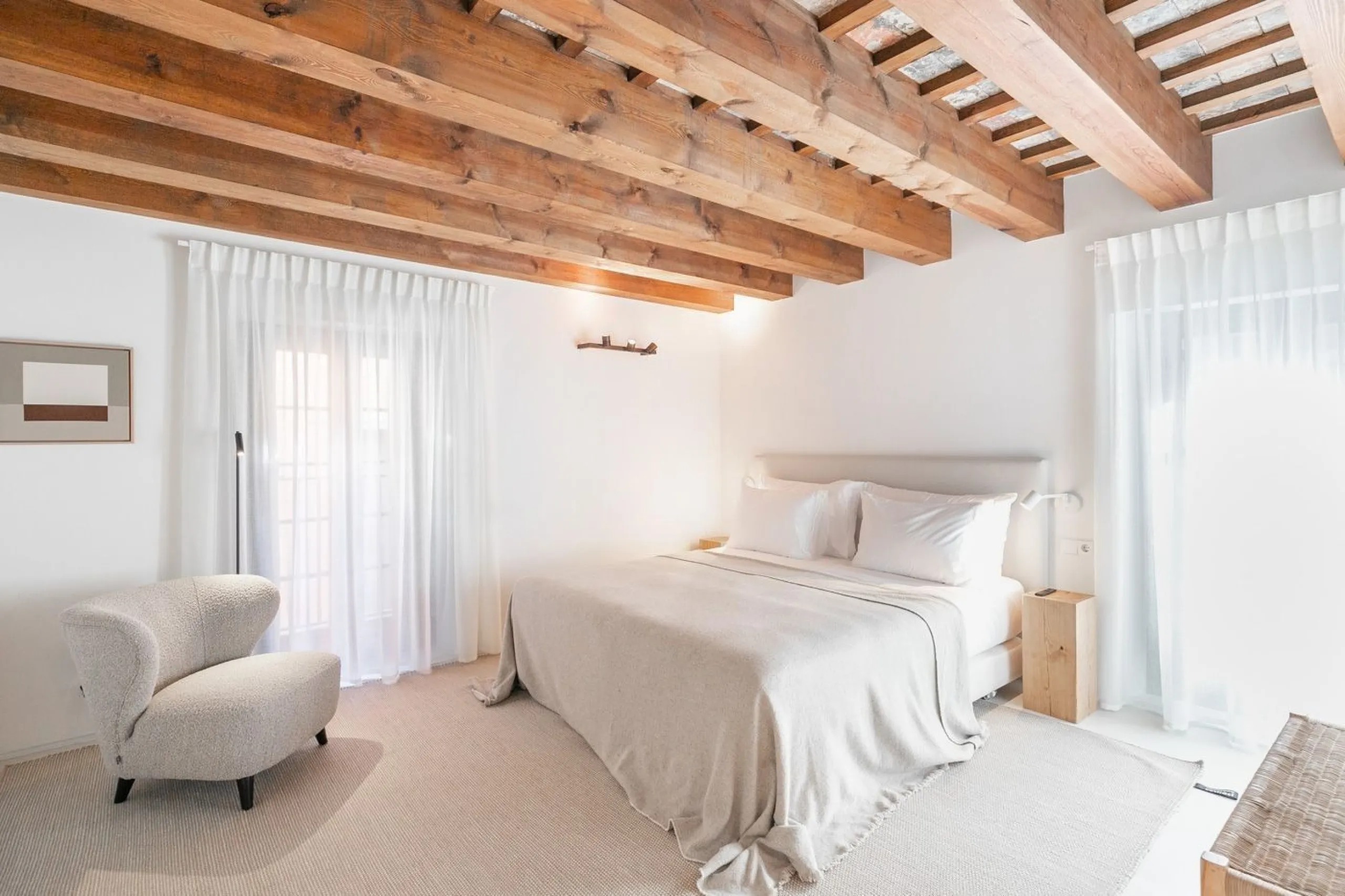 FFurnished Duplex Penthouse for Rent in El Gotic, Barcelona