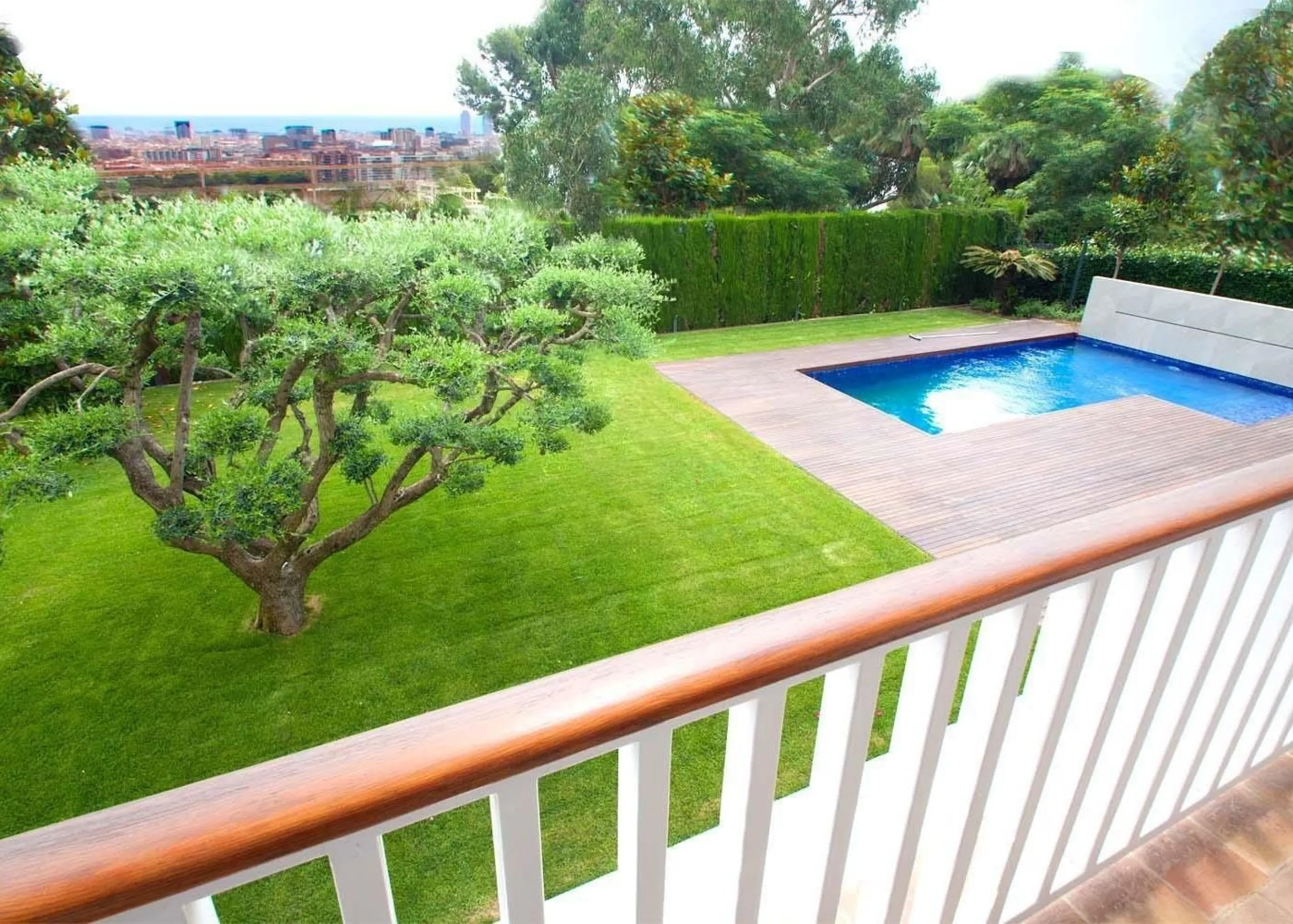 Casa con jardín y piscina en alquiler en Pedralbes, Barcelona