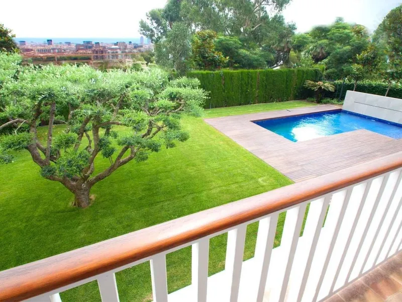 Casa con jardín y piscina en alquiler en Pedralbes, Barcelona