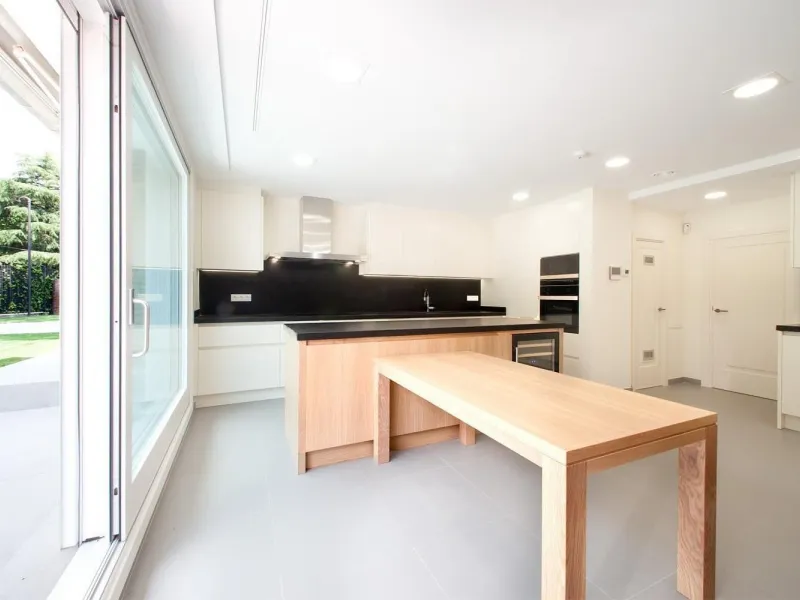 Casa con jardín y piscina en alquiler en Pedralbes, Barcelona