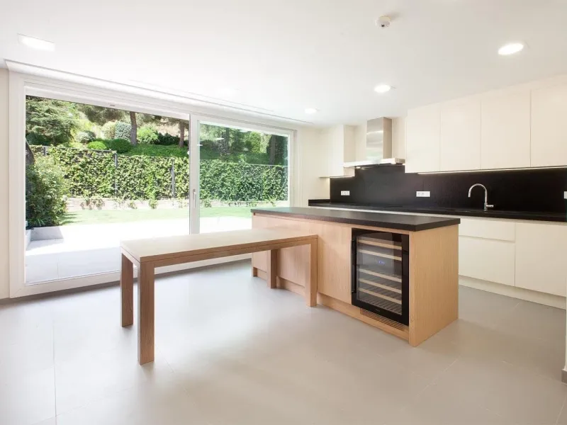 Casa con jardín y piscina en alquiler en Pedralbes, Barcelona