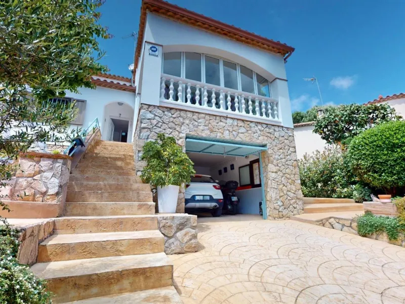 Detached House with Garden and Sea Views in Sant Antoni de Calonge, Costa Brava