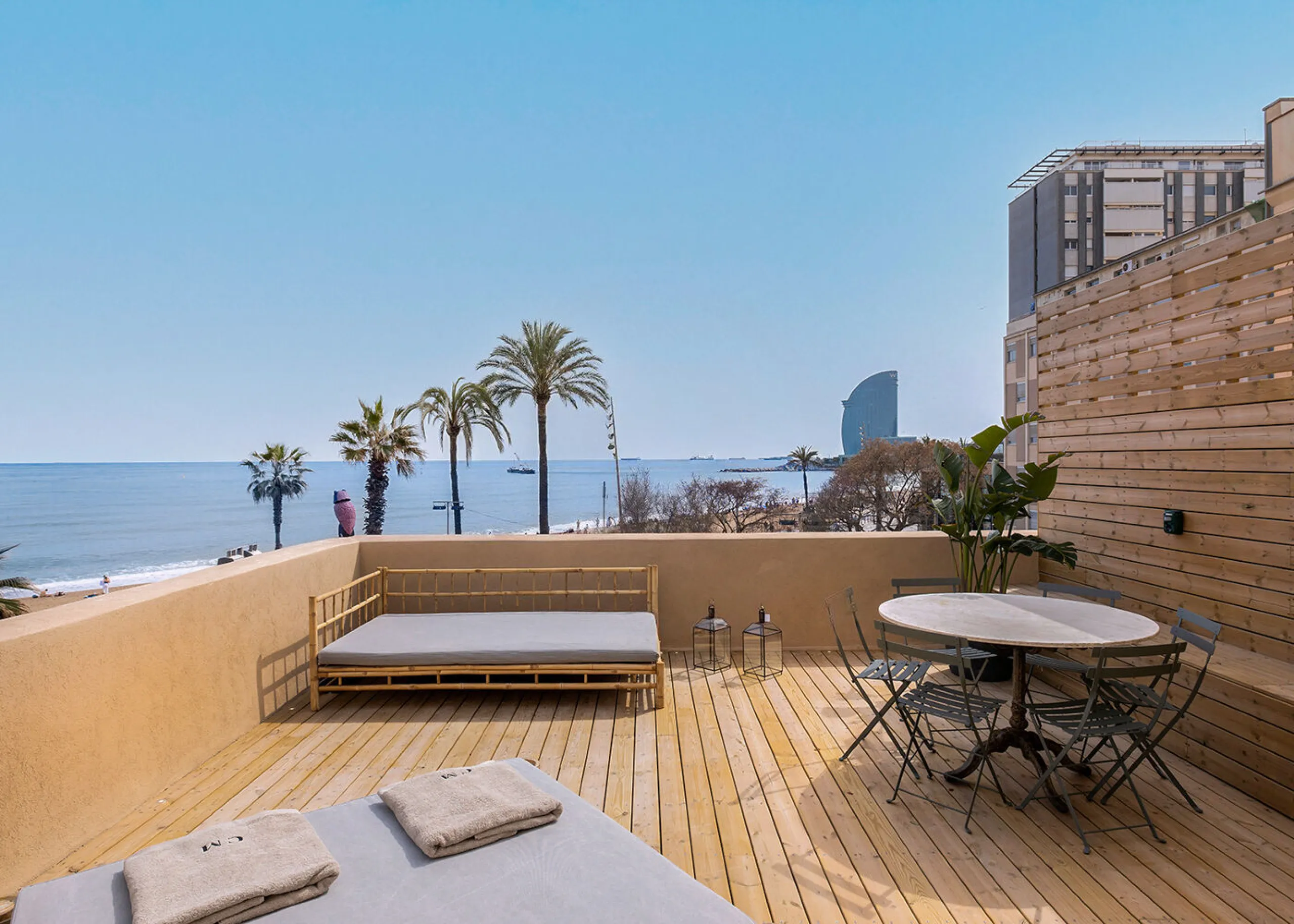 Renovated Beachside Apartment with Balcony in Barceloneta, Barcelona
