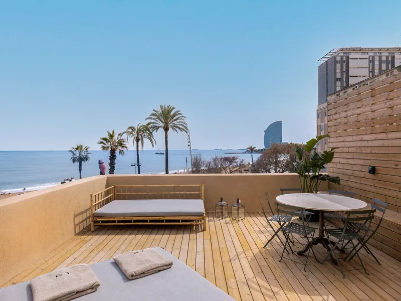 Renovated Beachside Apartment with Balcony in Barceloneta, Barcelona
