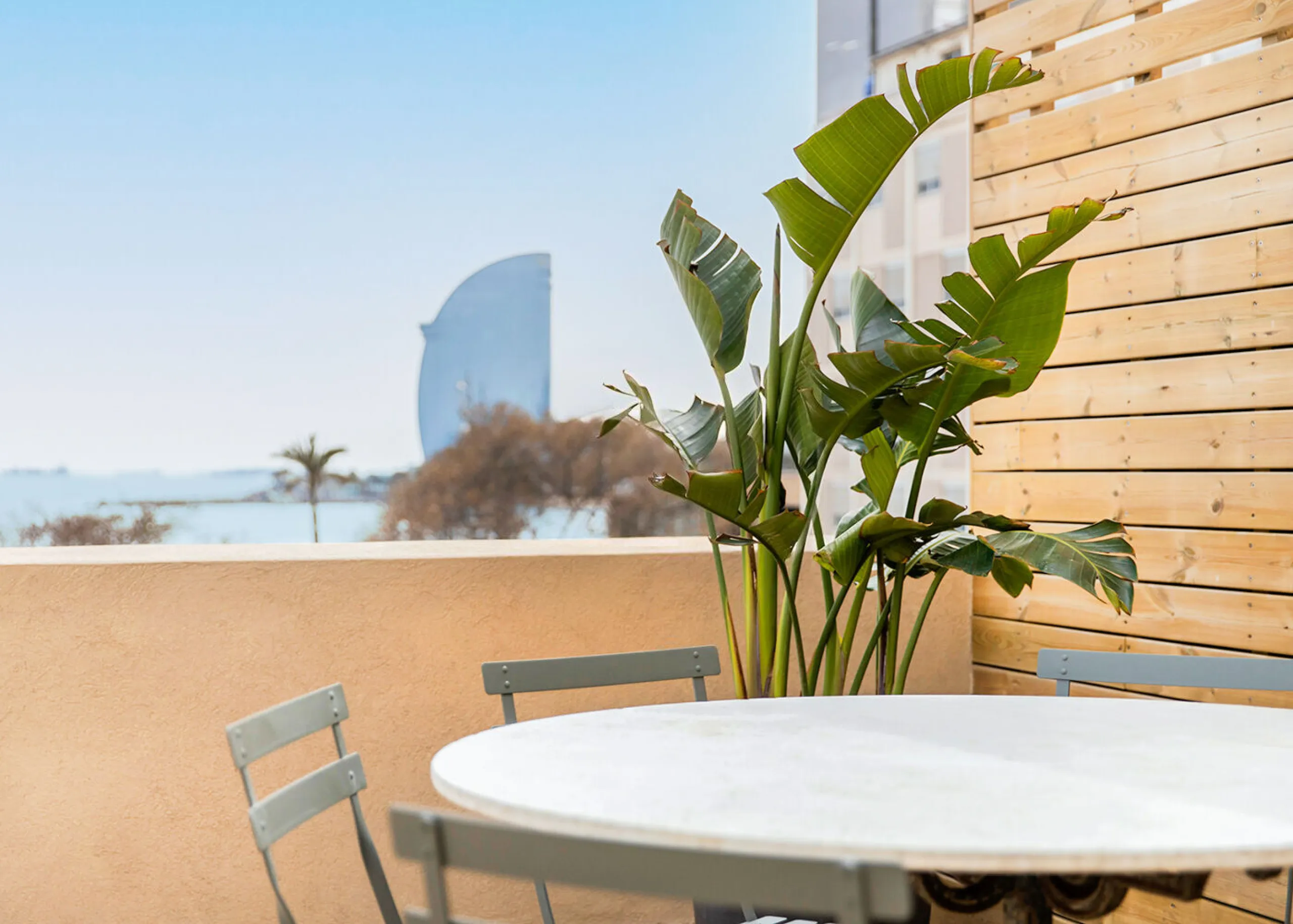 Renovated Beachside Apartment with Balcony in Barceloneta, Barcelona