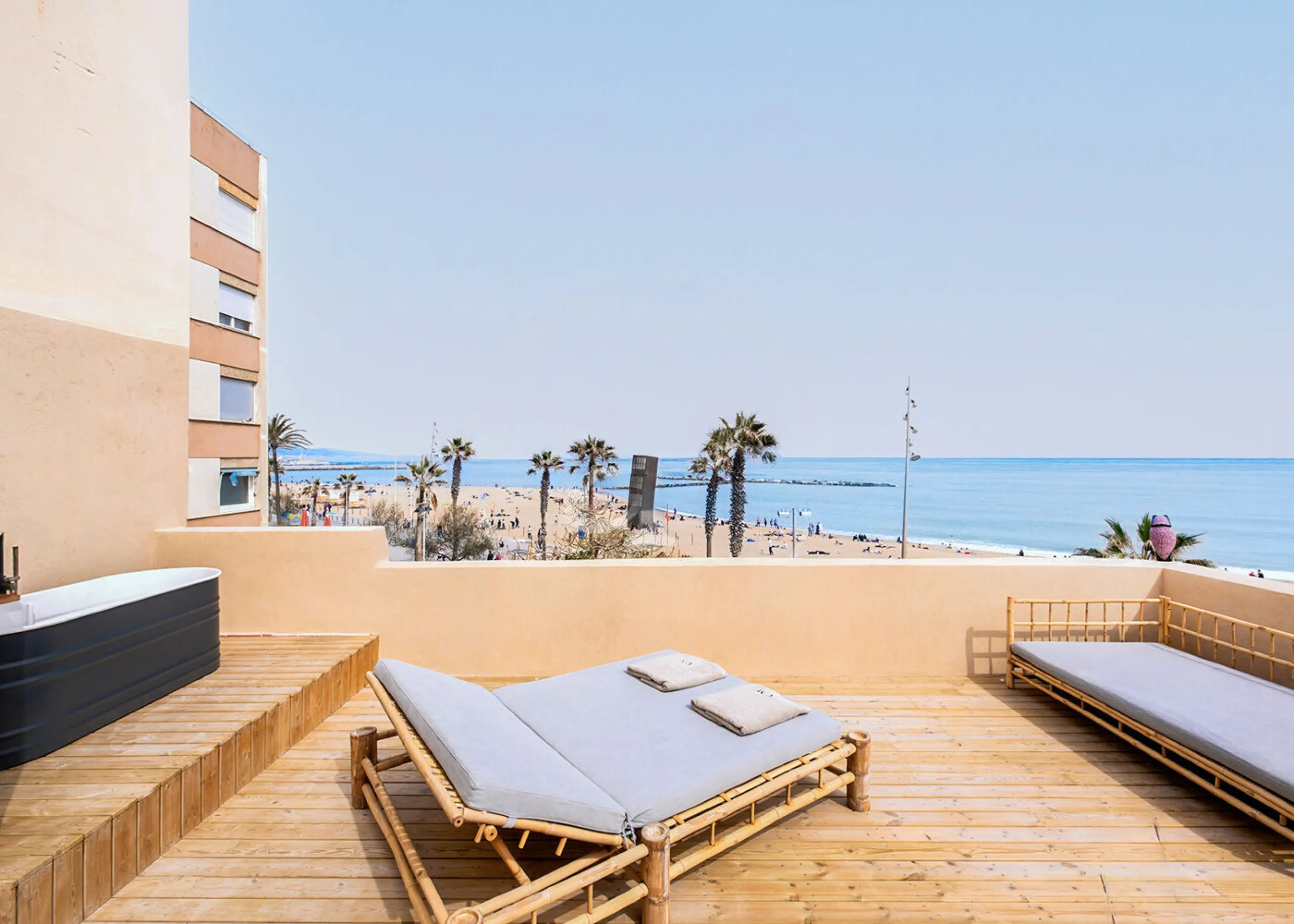 Renovated Beachside Apartment with Balcony in Barceloneta, Barcelona