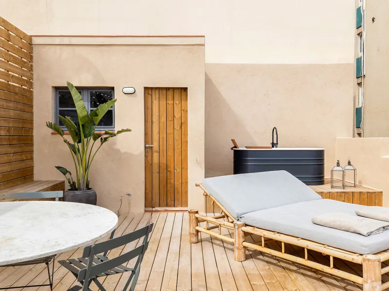 Renovated Beachside Apartment with Balcony in Barceloneta, Barcelona