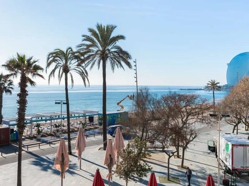 Renovated Beachside Apartment with Balcony in Barceloneta, Barcelona
