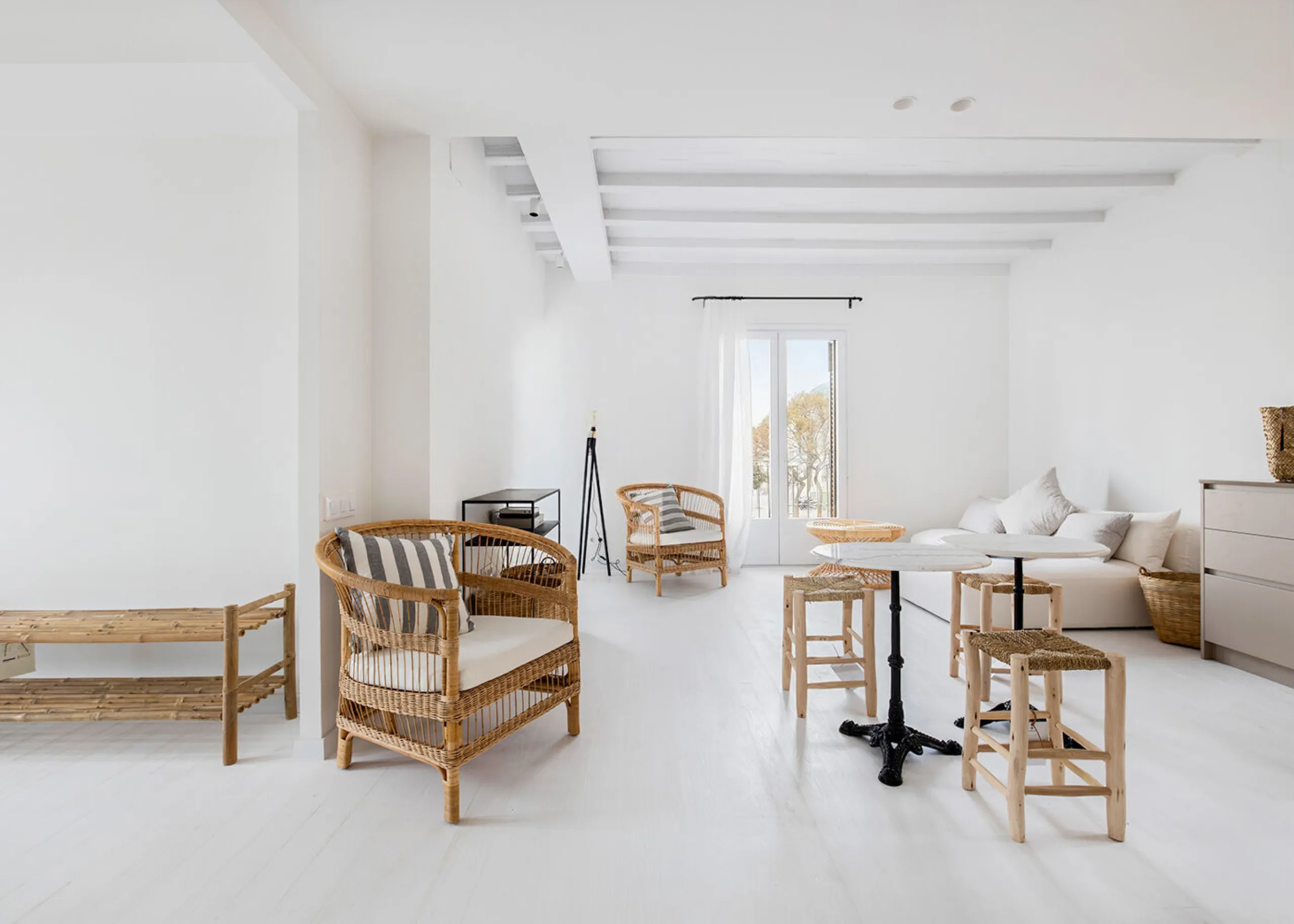 Renovated Beachside Apartment with Balcony in Barceloneta, Barcelona