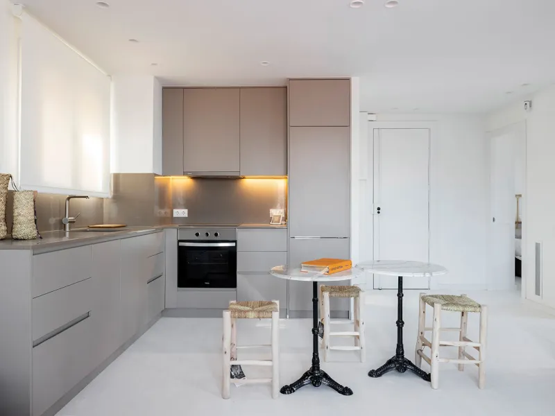 Renovated Beachside Apartment with Balcony in Barceloneta, Barcelona