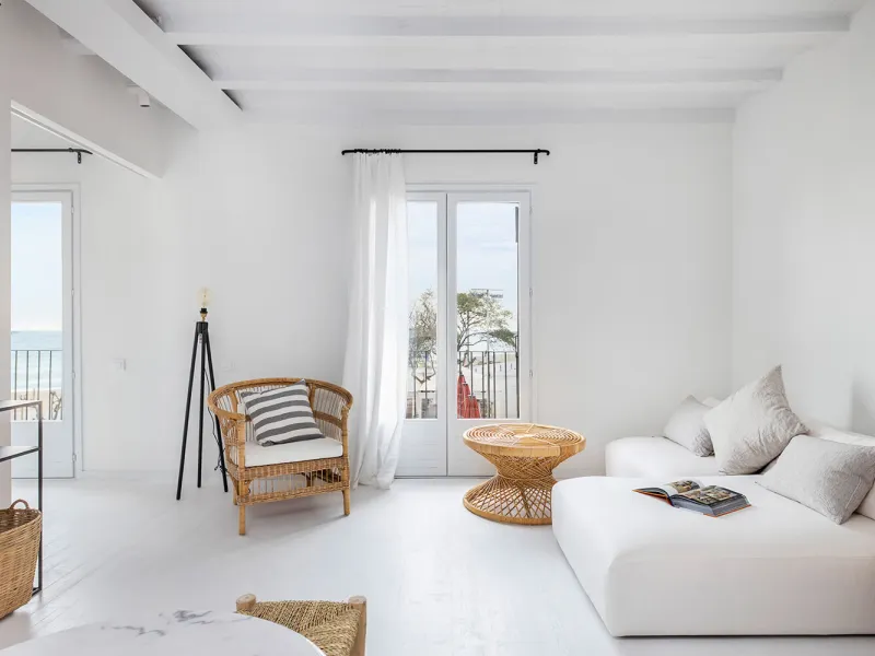 Renovated Beachside Apartment with Balcony in Barceloneta, Barcelona