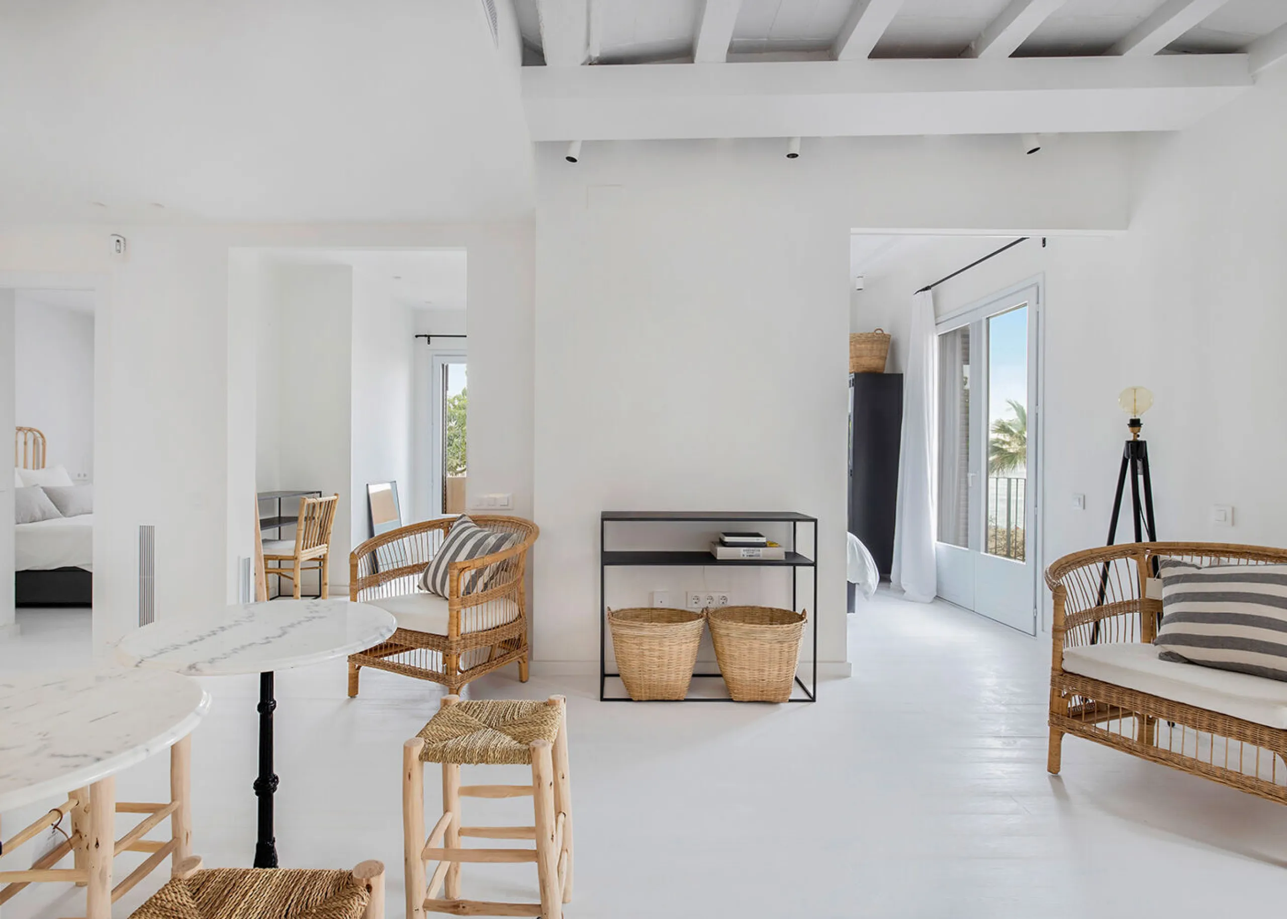 Renovated Beachside Apartment with Balcony in Barceloneta, Barcelona