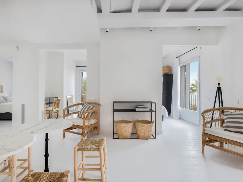 Renovated Beachside Apartment with Balcony in Barceloneta, Barcelona