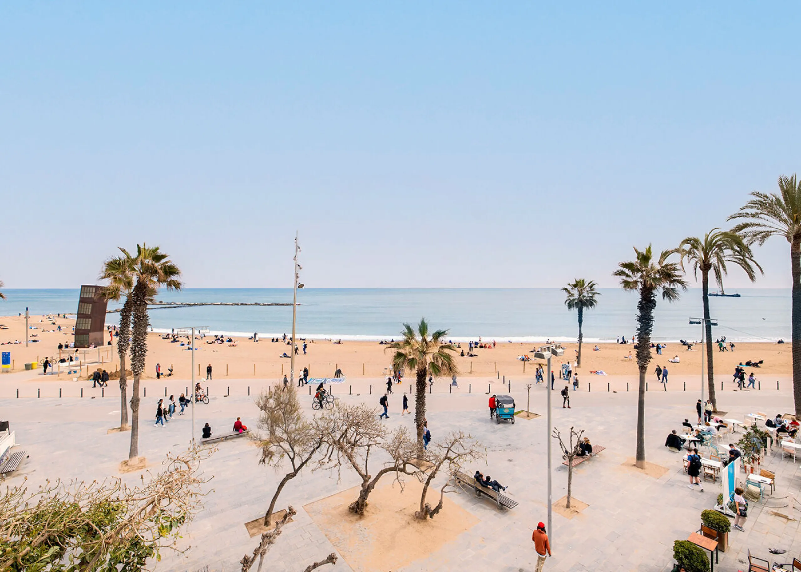 Renovated Beachside Apartment with Balcony in Barceloneta, Barcelona